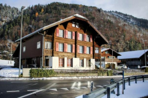 Alpine chalet apt w/parking and porch